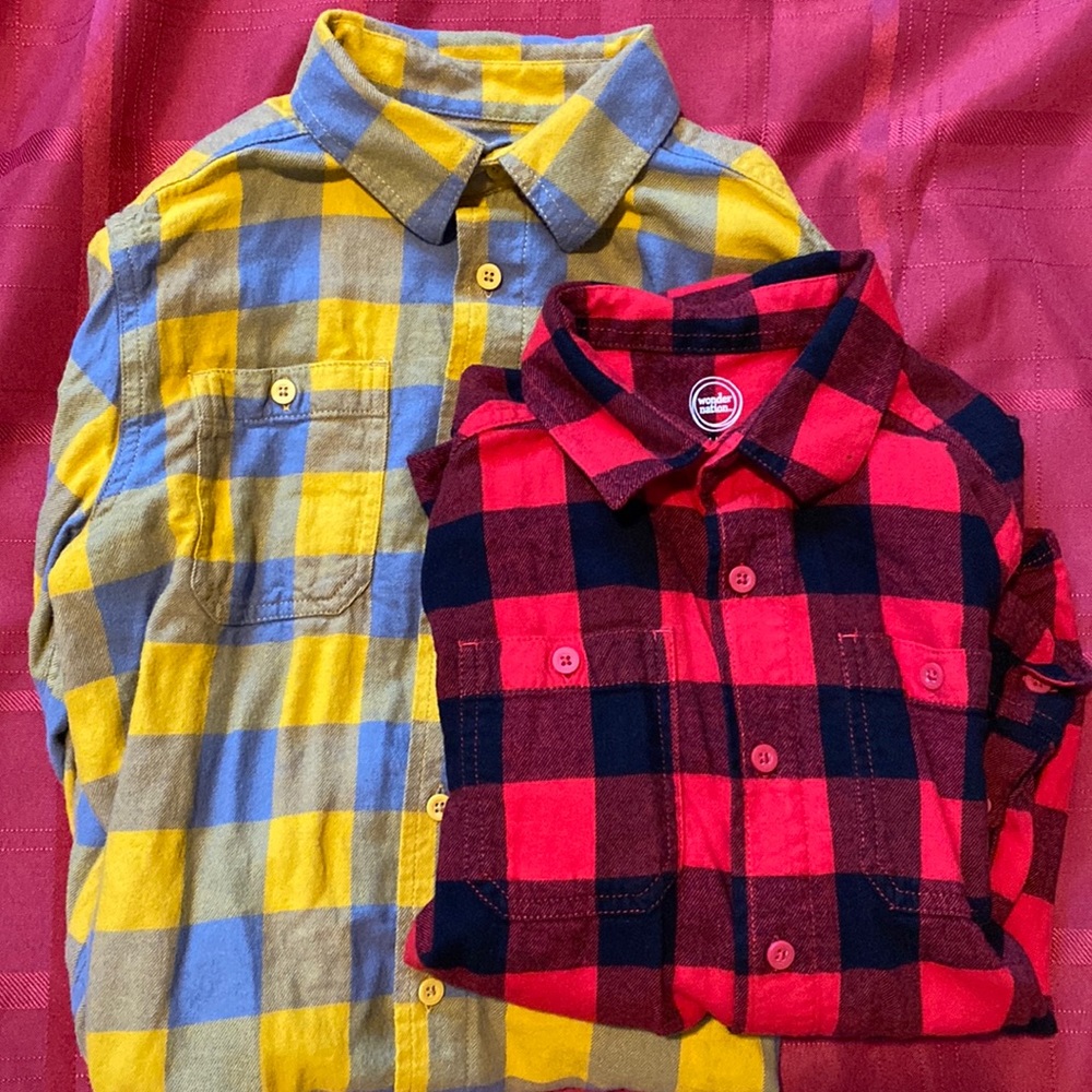 Bundle of 2 flannel shirts!